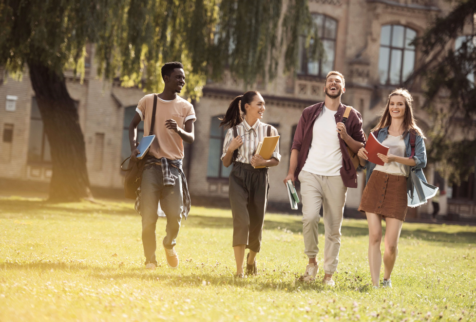 【橙子AI智能英语】--如何在英语社交场合中打破沉默？