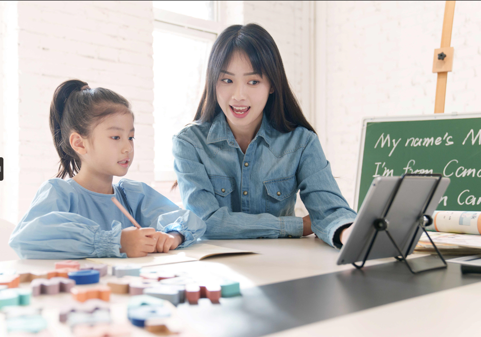 【橙子AI智能英语】--学英语的“坑”你踩过几个？避开这些误区，英语水平蹭蹭往上涨！